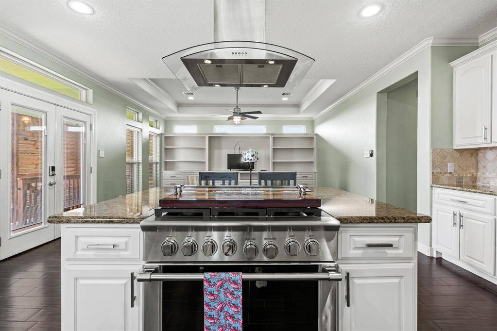 DSC Fisher Paykel 6 burner stove/ovren