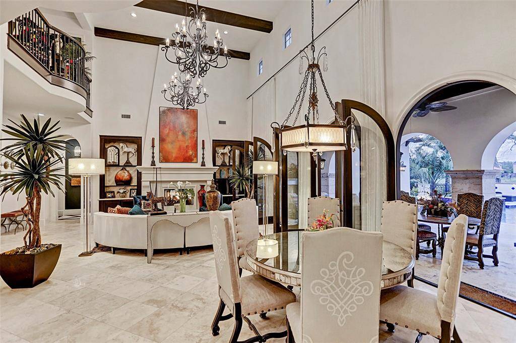 Breakfast Room | This house was truly designed with entertaining in mind! The open floor plan makes this home perfect for hosting get-togethers with friends and family