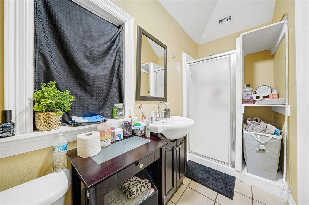 Ensuite Bathroom in Bedroom 3