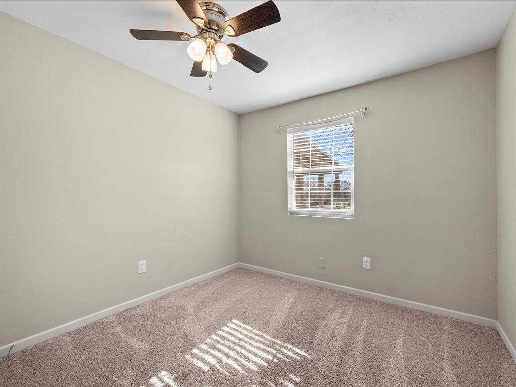 Extra room, could be a 4th/5th bedroom.