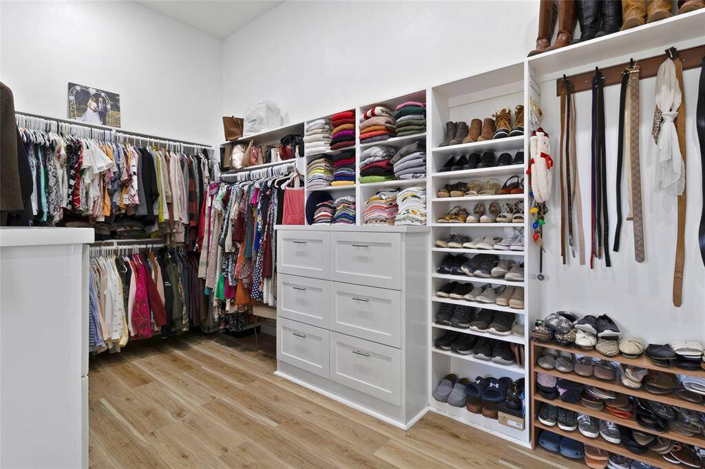 Large walk-in closet !
