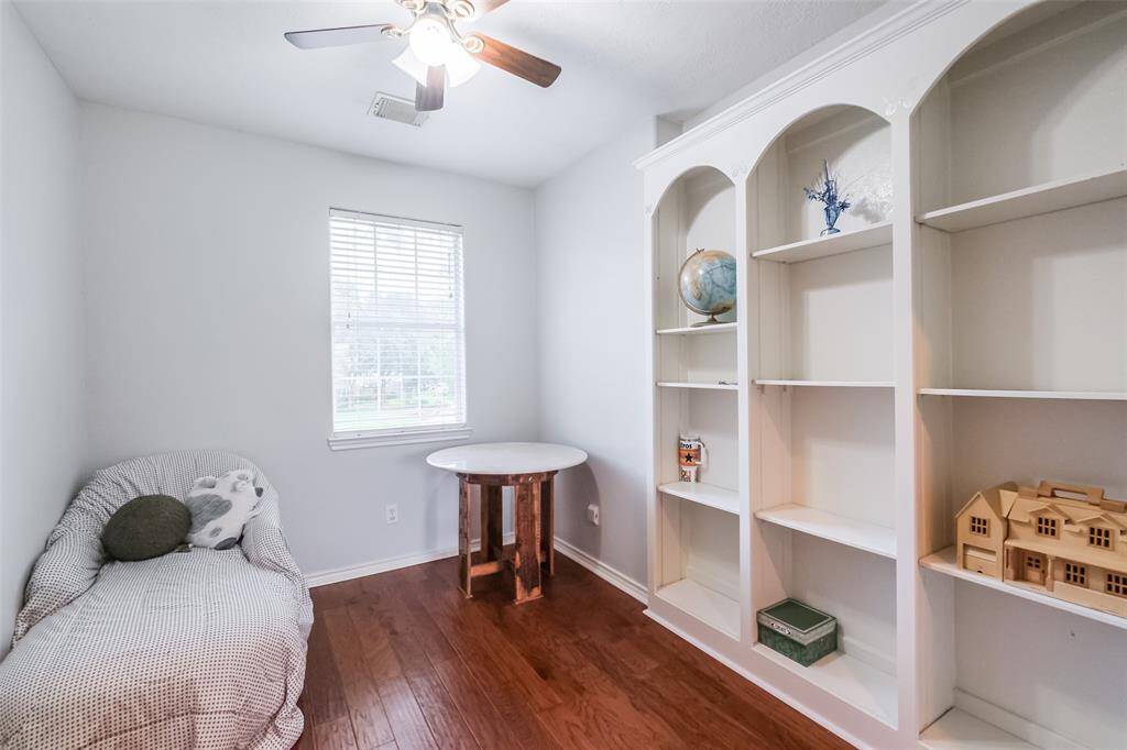 Upstairs office/study with built-in shelves
