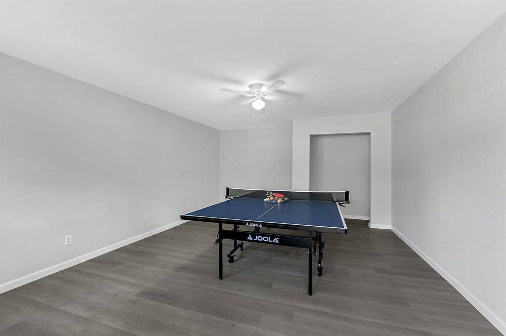 Game room,/Study/Home office