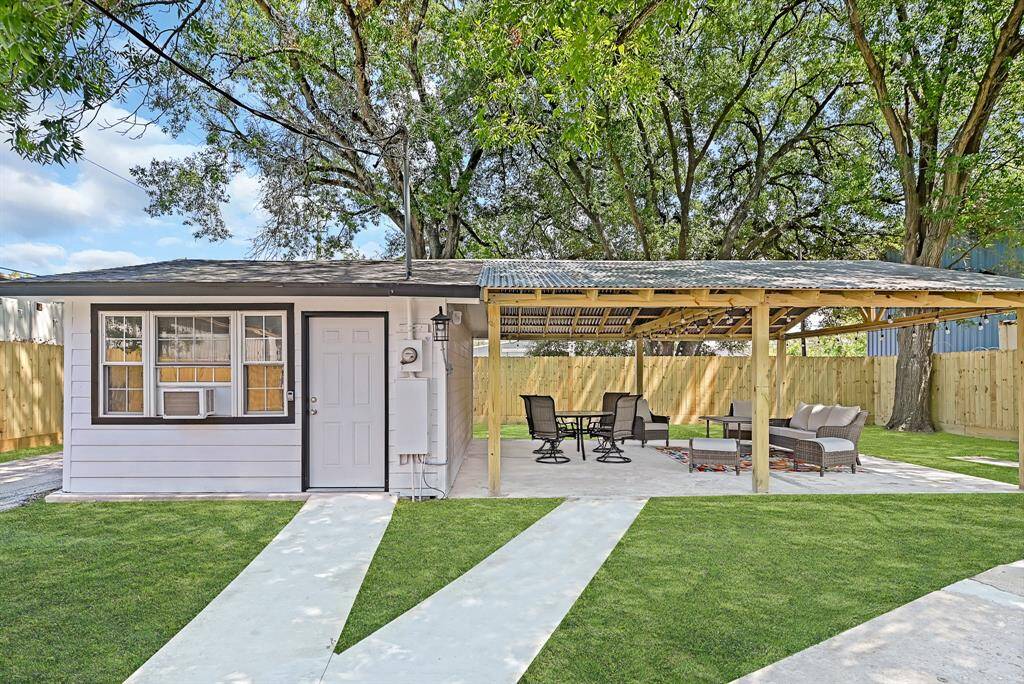 Beautiful covered patio