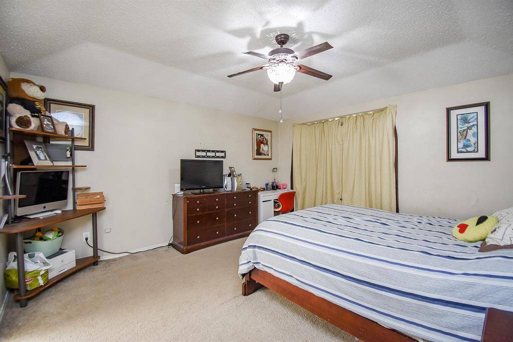 This is your large, carpeted primary suite.