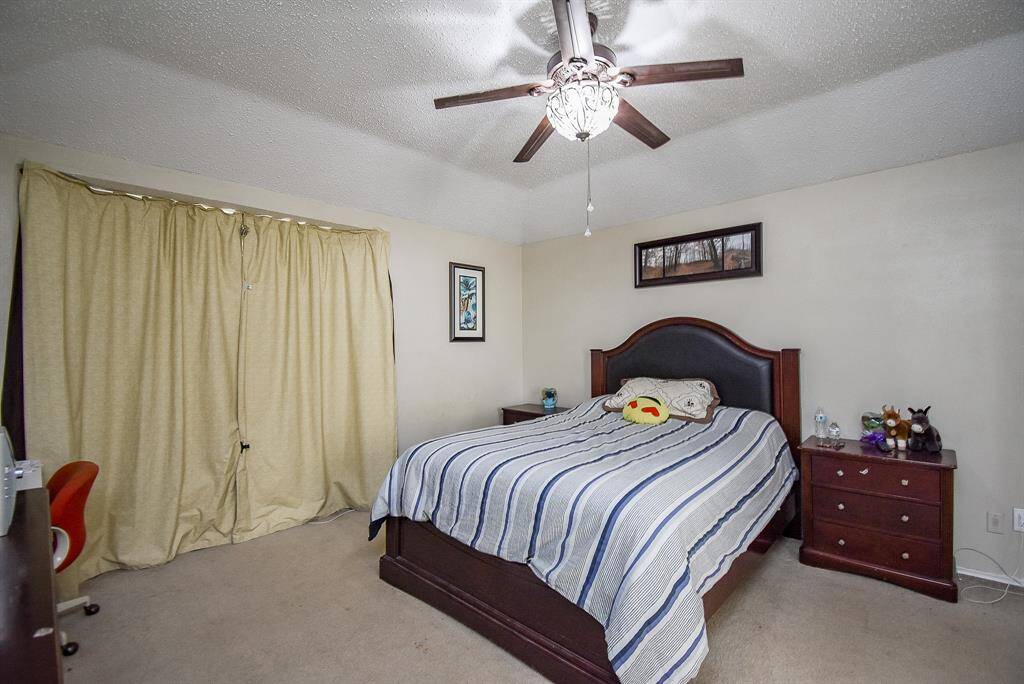 Nice natural light fills the primary bedroom.