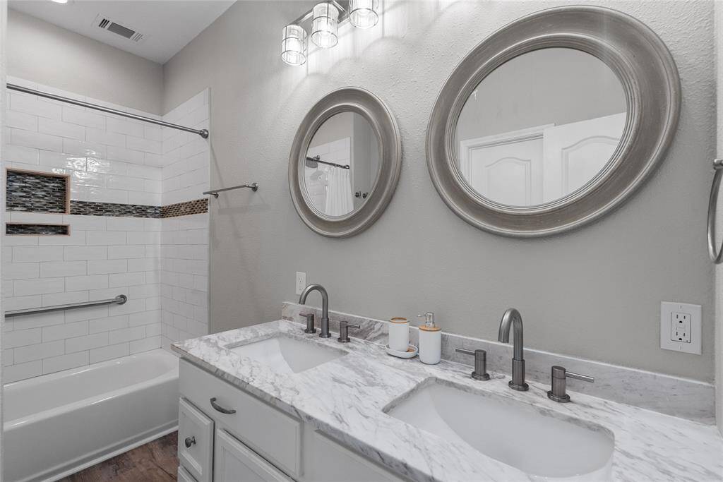 Main bathroom