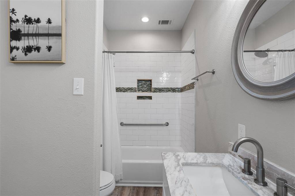 Main bathroom