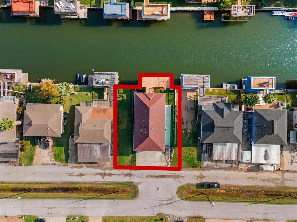 A beautiful home with custom features throughout. East facing
