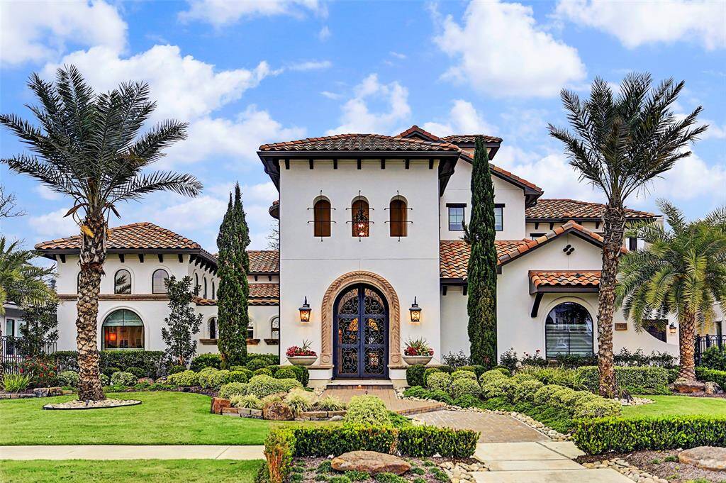 This home is the perfect blend of masterful design and modern luxury. It is a must-see for the discriminating buyer who demands quality, beauty, and privacy.