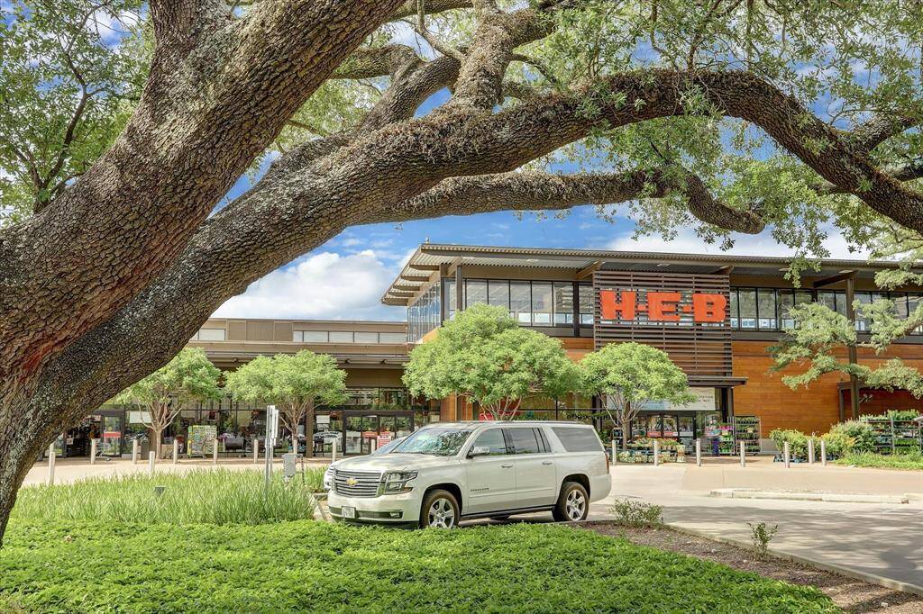 Enjoy nearby access to one of HEB's nicest flagship locations.