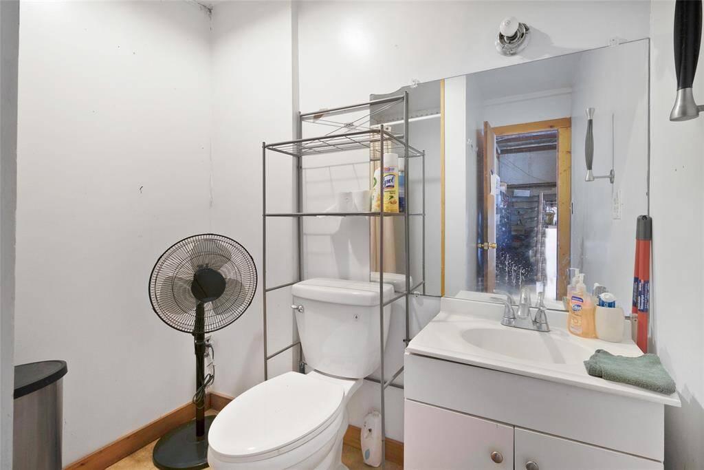 Pro garage restroom