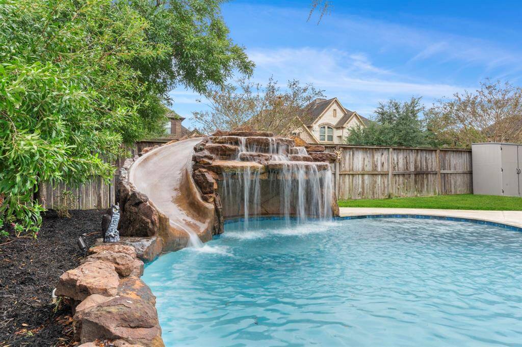 Water slide has a variable pump to change the speed.