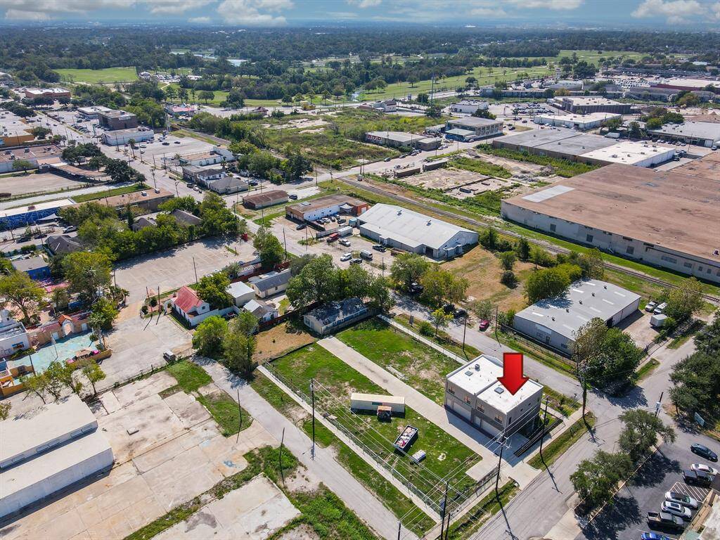 Property just a few blocks from the famous Gus Wortham Golf Course!