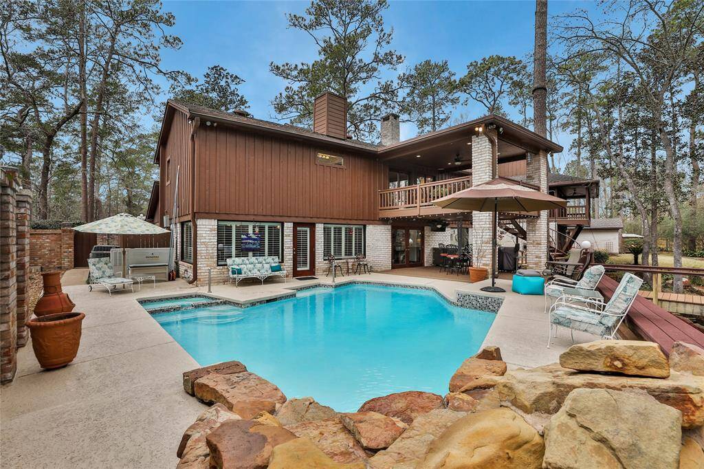 View behind the pool! There just isn't a bad spot on this property! Find your favorite spot and claim it!