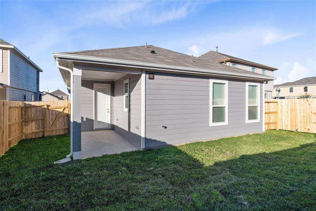 Come and see this spacious backyard! There is plenty of room for the kids to play and adults to relax! Perfect for your outdoor living space, patio furniture, bbq pit, and so much more. The possibilities are endless!