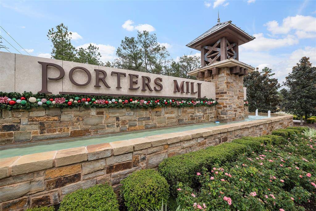 Embrace country living in New Caney’s one of a kind, Porters Mill. This captivating community is located minutes from 59 with quick access to the Grand Parkway (99), Porters Mill is close to the whole Shebang with The Valley Ranch Town Center only minutes away enjoy Award Winning Eateries, Live Music, Local Shops and Family Fun! Our delightful community center is the heart of our community here in Porters Mill!