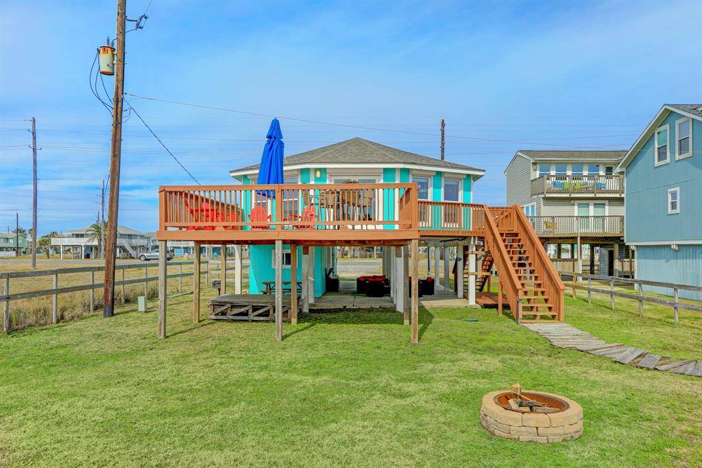 WELCOME HOME TO YOUR PERSONAL PARADISE!
