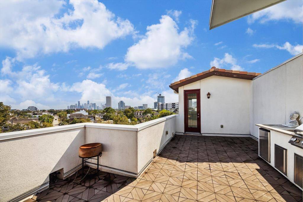 Take the elevator or stairs to the 5th floor where stunning views of downtown Houston await.