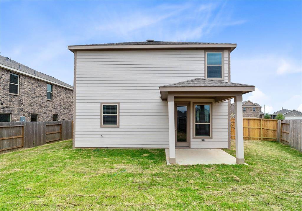 Come and see this spacious backyard with covered patio. There is plenty of room for the kids to play and adults to relax! Perfect for your outdoor living space, patio furniture, bbq pit, and so much more. The possibilities are endless!