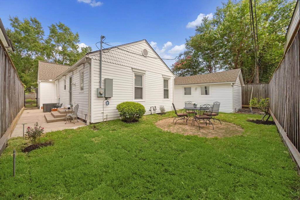 And Yes there is a Nice Backyard!!!! Both Front and Back Yards have Sprinkler Systems.