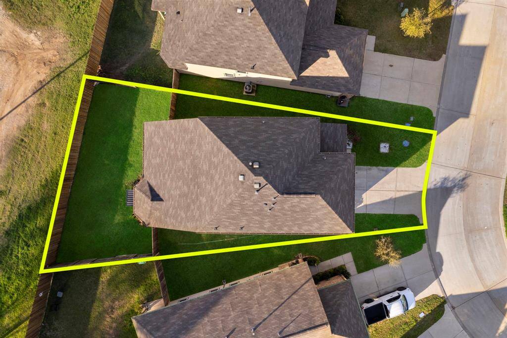This home offers many energy features - including vinyl double paned insulated Low E3 windows, radiant attic barrier and high efficiency HVAC system.