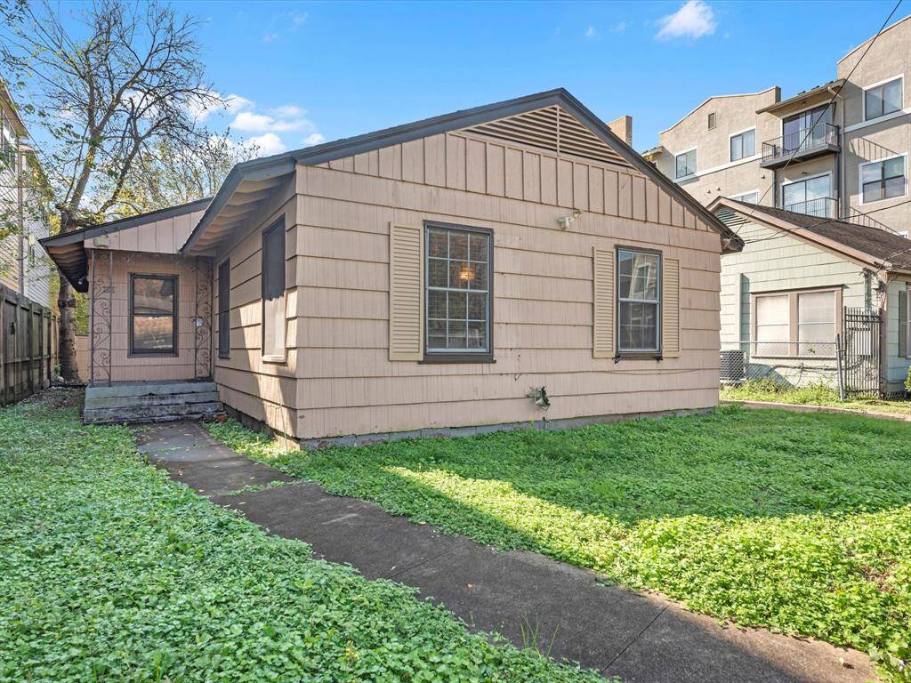 Welcome to 2406 Charleston St.