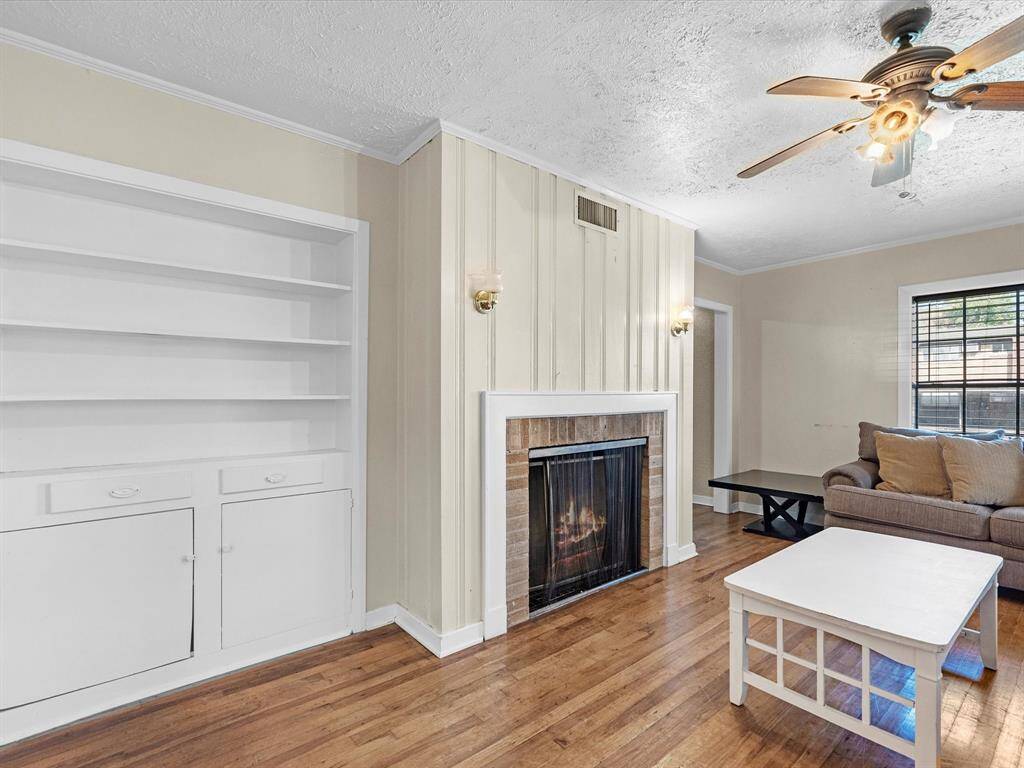 Built in bookshelves for all your decor!
