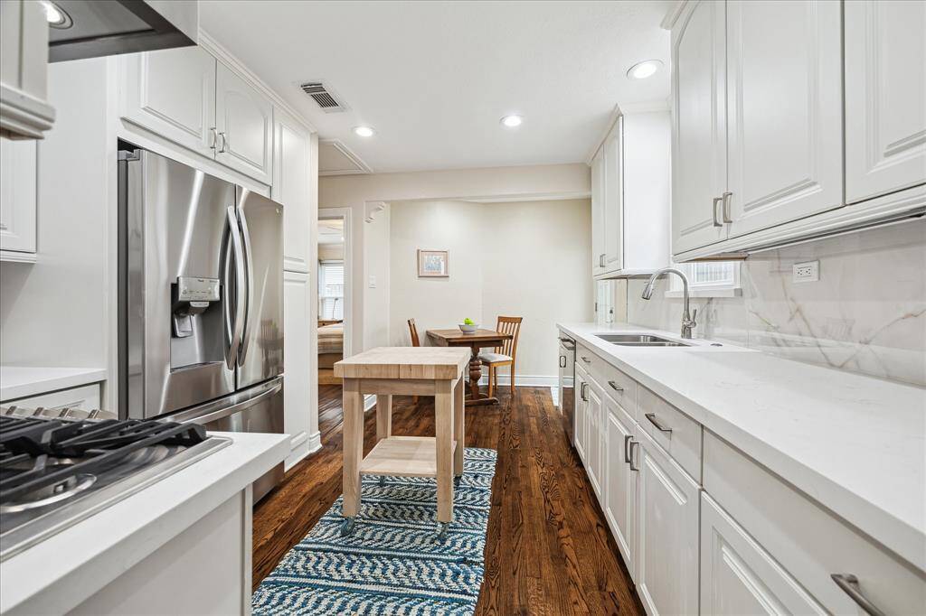 Recent Quartz Counter Tops!!!! With Great Back Splash.