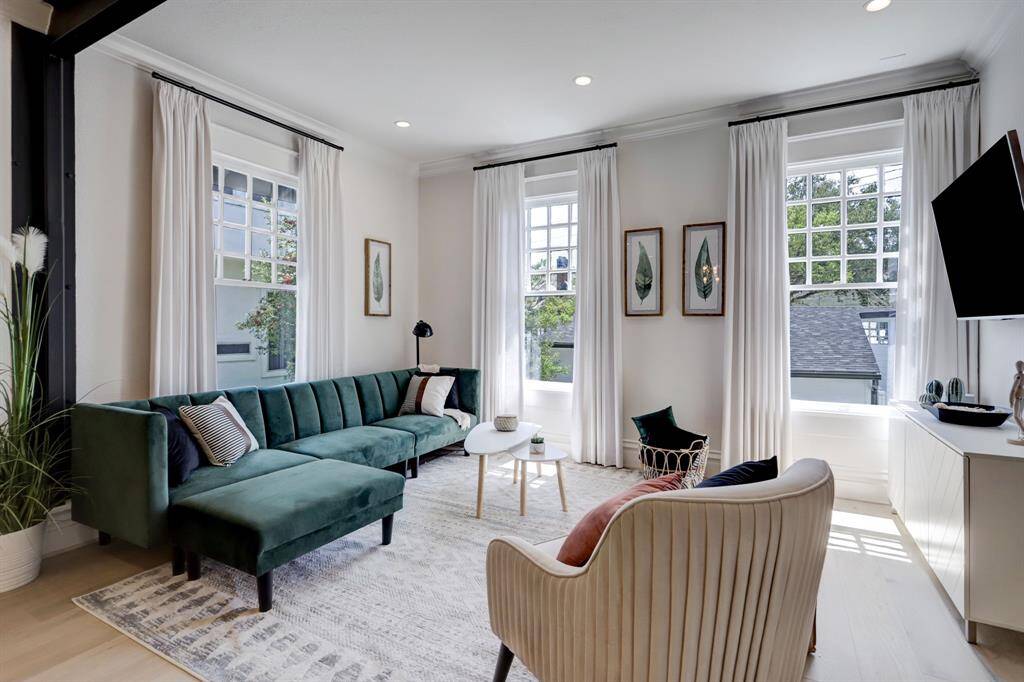 Second Floor Main House: Beautifully renovated Living room