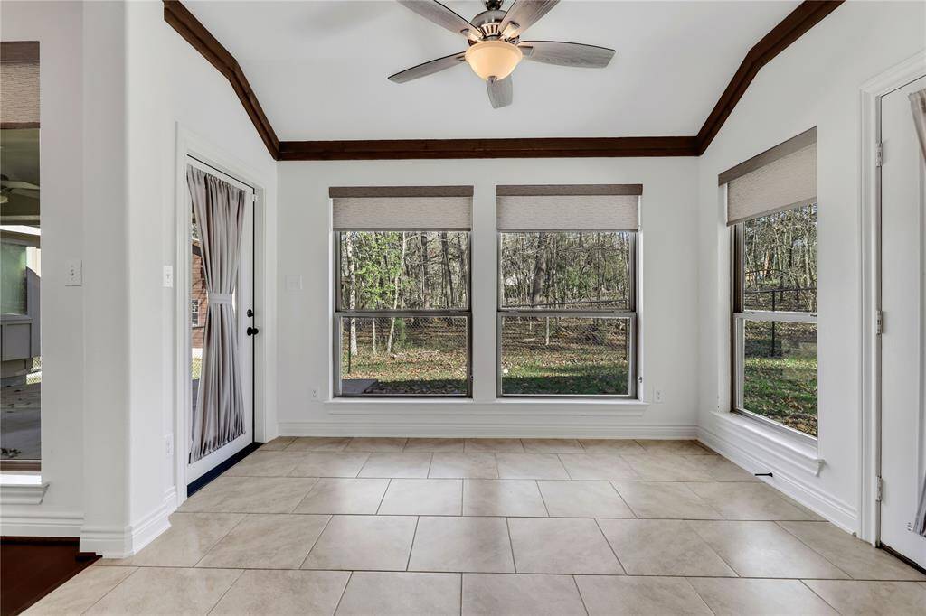 Plenty of prep space and the expansive breakfast bar is great for casual dining or entertaining