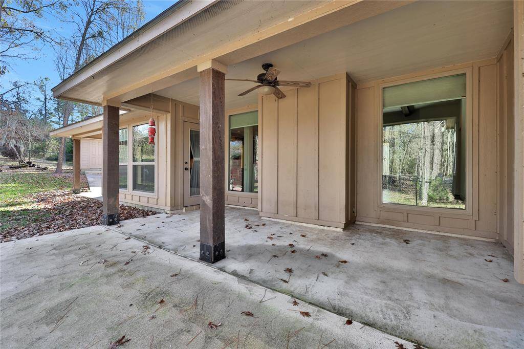 Flow from the kitchen to the laundry room, half bathroom and home office/flex room