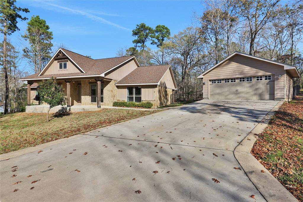 Located on a nice cul de sac in the Forest Cove section of Cape Royale