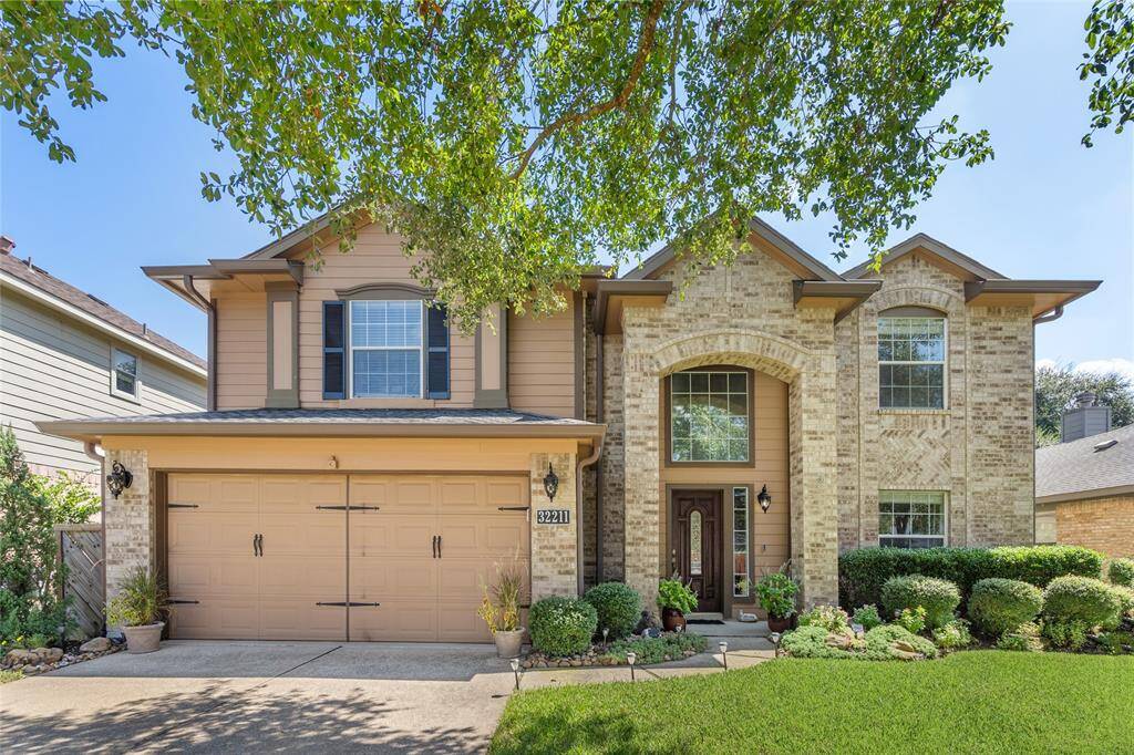 Your guests first impression are sure to be astonished with this striking front entry.
