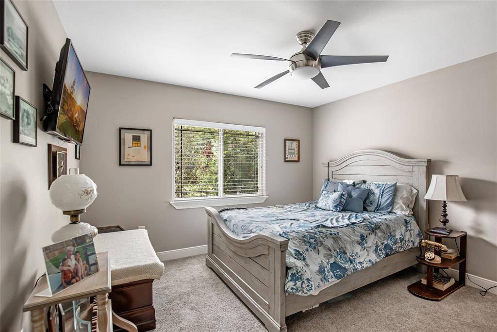3rd bedroom (second level)
