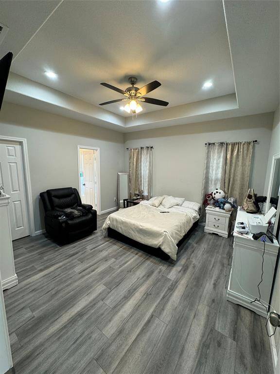 Big main bedroom.