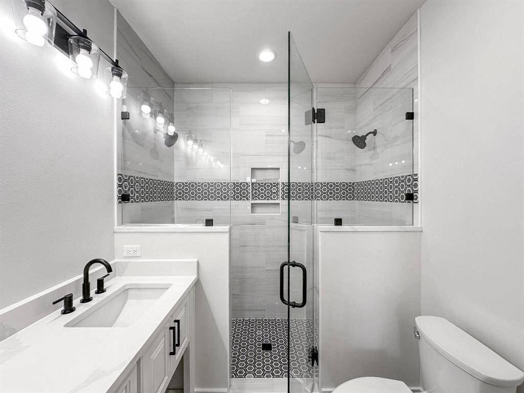 Photos are for illustrative purposes only, showcasing a home built by the same builder. Features such as colors, appliances, fixtures, and finishes are subject to change and may vary from those shown. Please verify details with the builder for the most accurate representation of the final home.