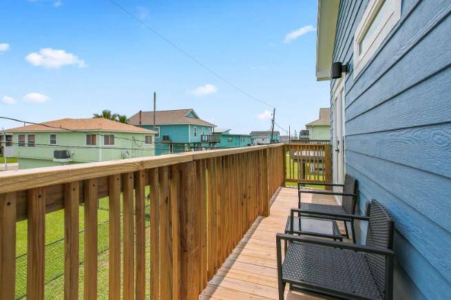 Second deck off the back of the house