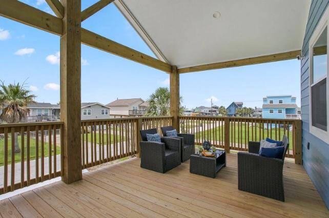 Large front deck