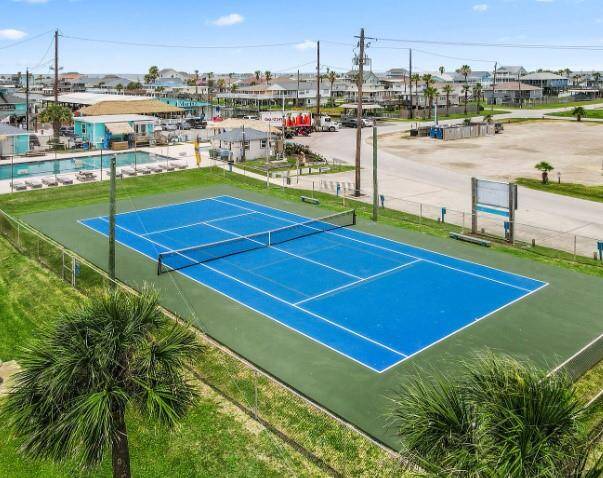 Neighborhood tennis court