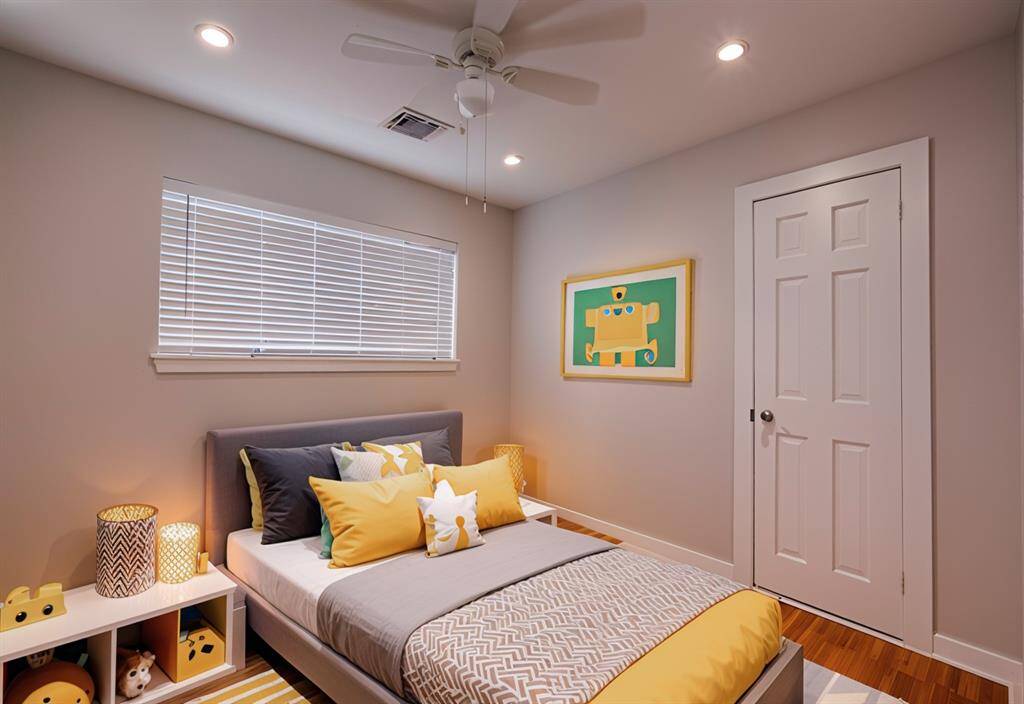Bedroom #1