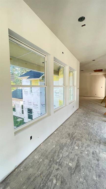 VIEW WINDOWS UPSTAIRS