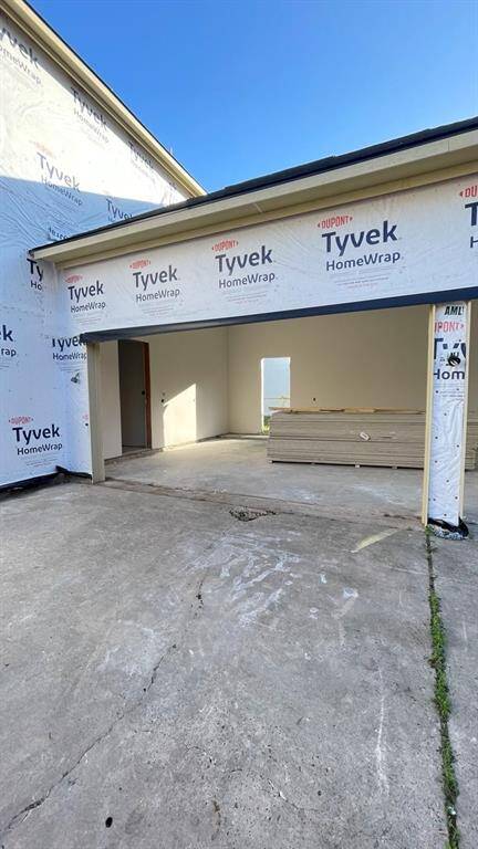 VIEW GARAGE FROM OUTSIDE