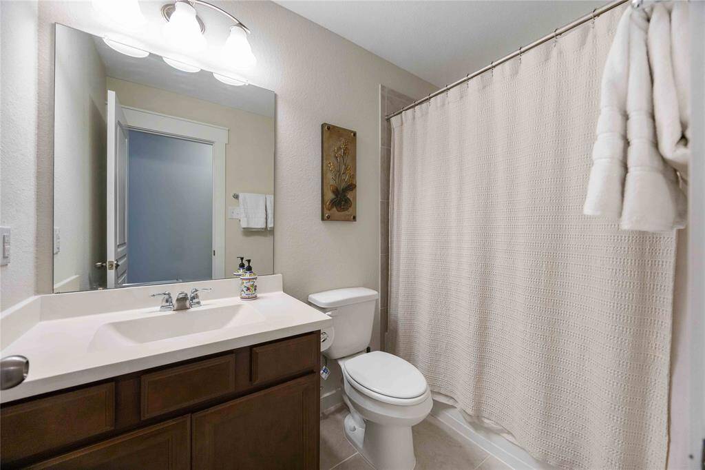 Another view of the 2nd bedroom.
