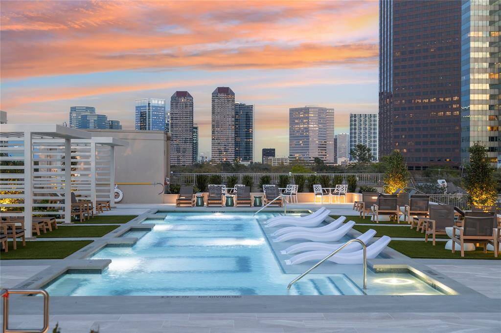 Welcome to a new era of luxury living at THE HAWTHORNE. Modern luxury in Houston's prestigious Tanglewood neighborhood. Contemporary design and a central location, it offers the epitome of sophisticated urban living. From lounging by the rooftop pool, unwinding at the fitness center, or hosting guests in the stylish lounge, The Hawthorne's amenities are crafted to elevate every aspect of your lifestyle. The 67-foot swimming pool is the ideal escape on hot summer days.