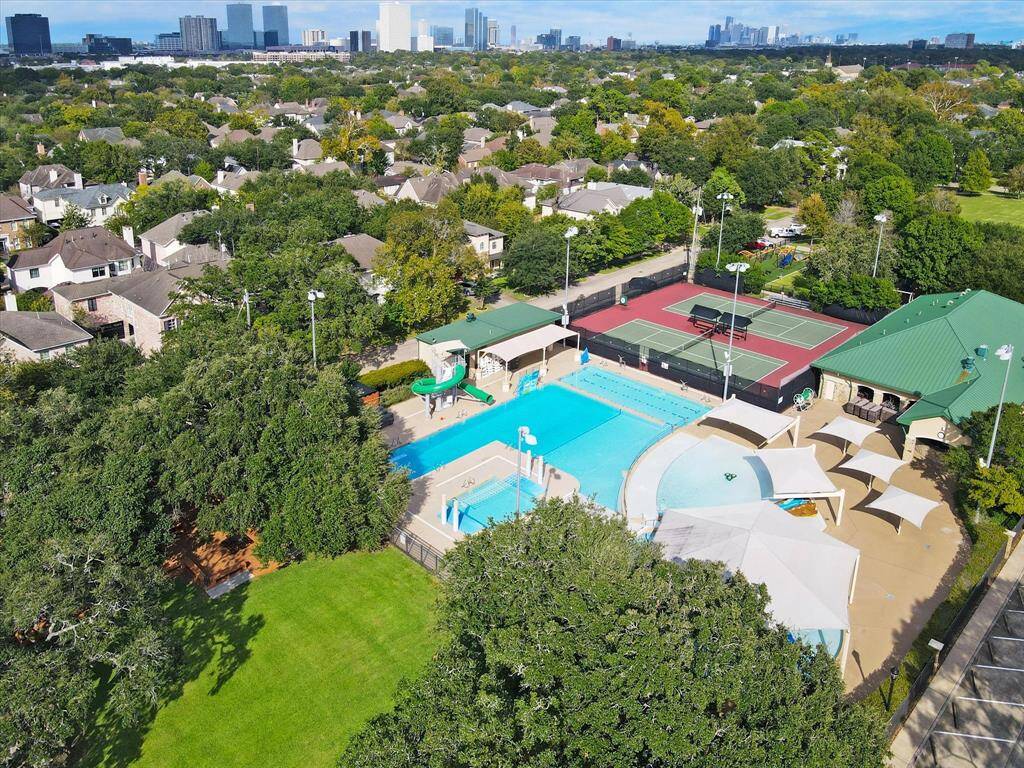 West U neighborhood views:  Colonial Park pool and tennis courts
