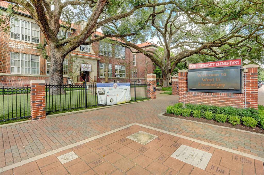 West U neighborhood views: West U Elementary School
