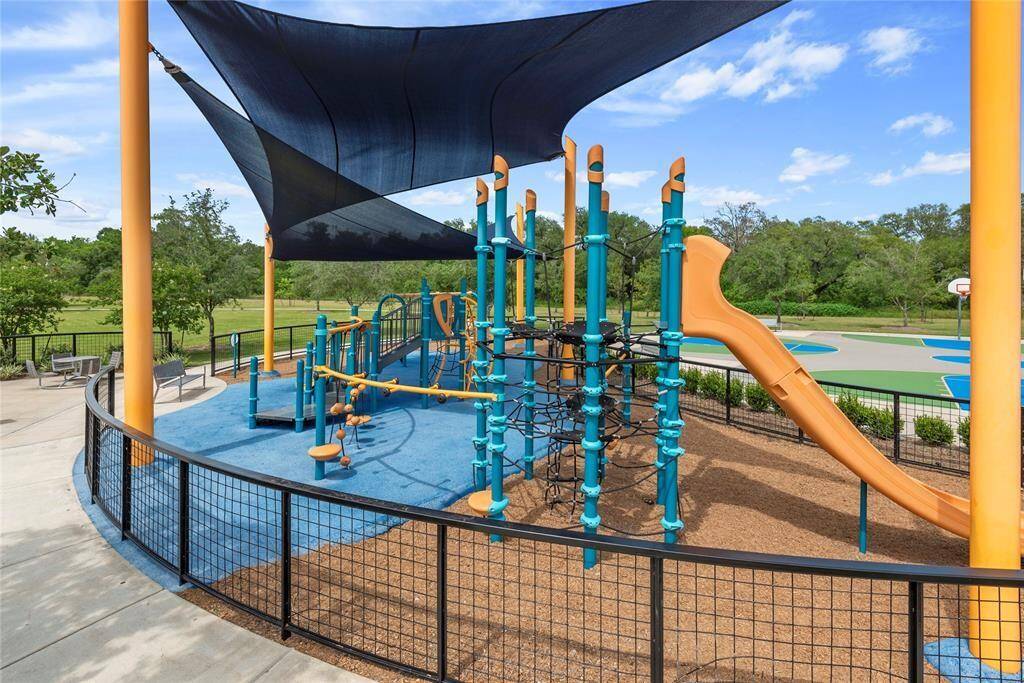 Meridiana enjoy numerous resort-style amenities that include pools, splash pad, fitness center, conservatory, amphitheater, Soccer, tennis, baseball and basketball fields encourage the competitive spirit. Lakefront fishing and kayaking beckon the outdoor enthusiast. From hiking to running to swinging in the sun, Meridiana’s parks and trails are the ideal place to explore the natural world around you!
