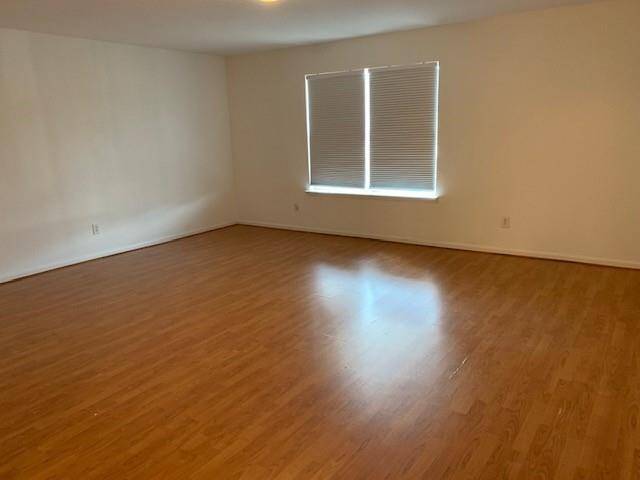 up stair game room/ office space