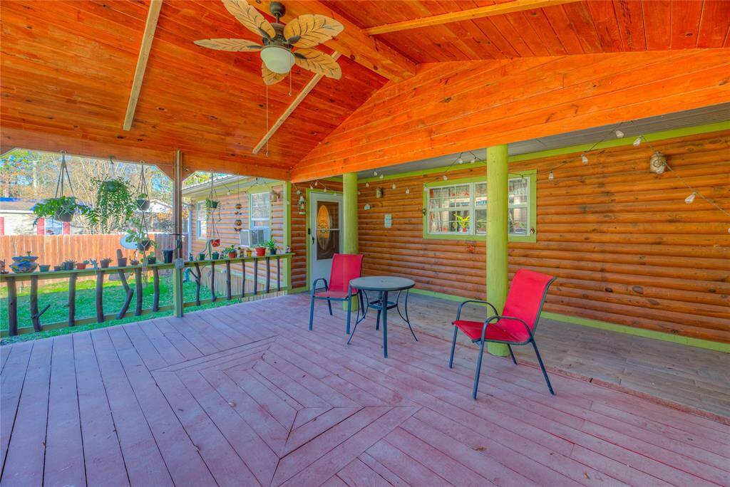 another view of the Large Vaulted cover porch